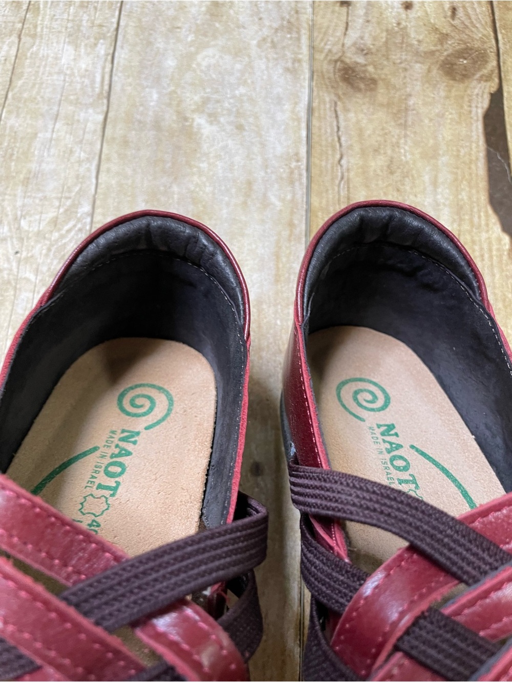 Naot Women’s Kawaka Mary Jane Style Shoes In Rumba/Crinkled Wine - Picture 9 of 13